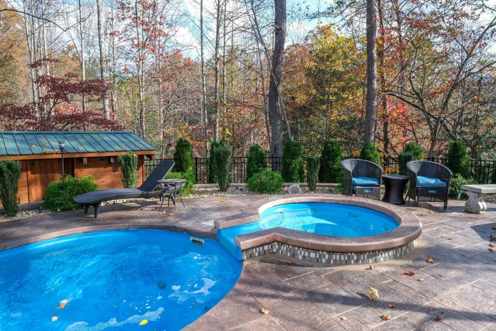 Pitter Patter Swimming Pool Ht Near D'Town Villa แกตลิงเบิร์ก ภายนอก รูปภาพ