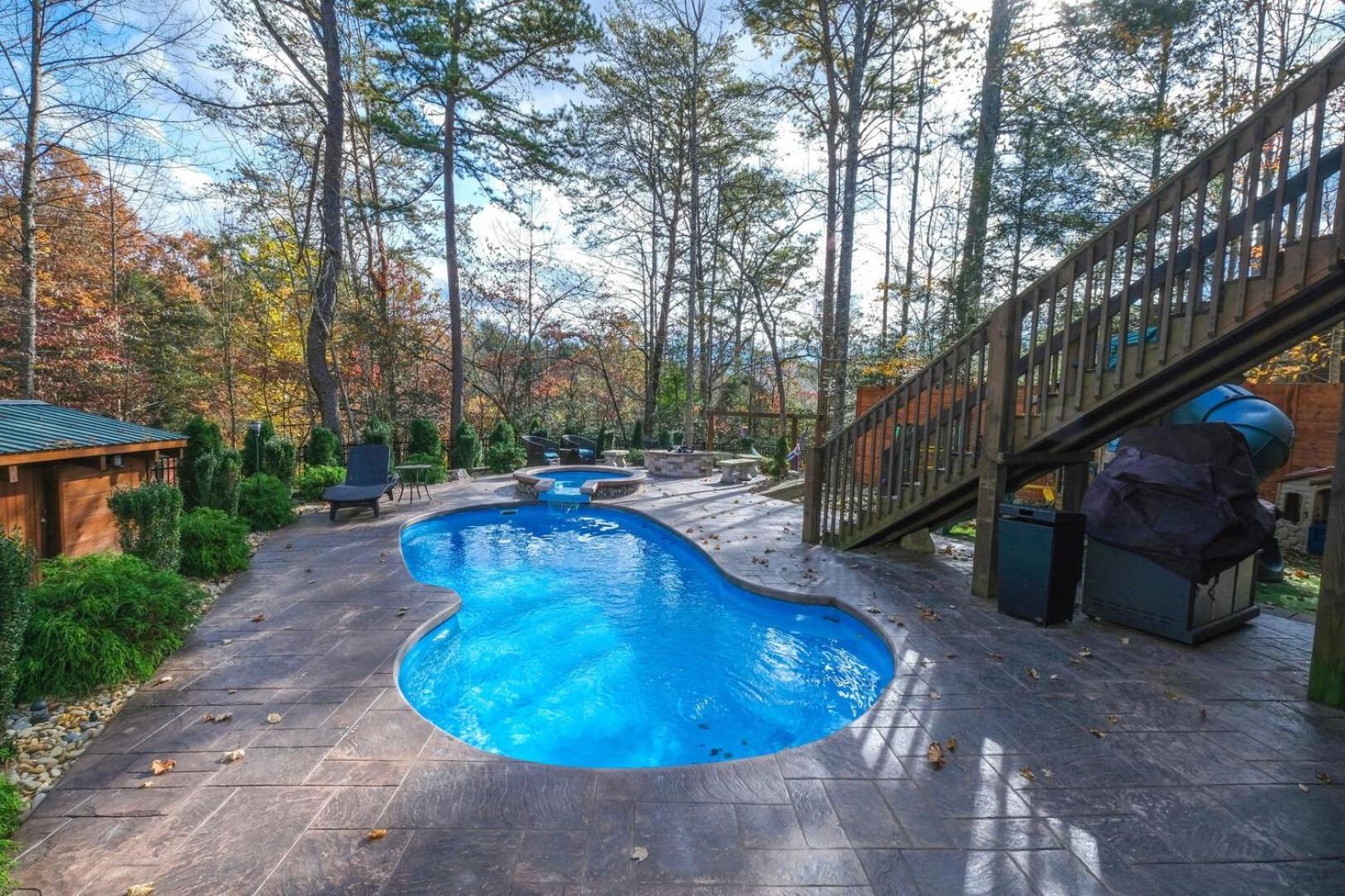Pitter Patter Swimming Pool Ht Near D'Town Villa แกตลิงเบิร์ก ภายนอก รูปภาพ